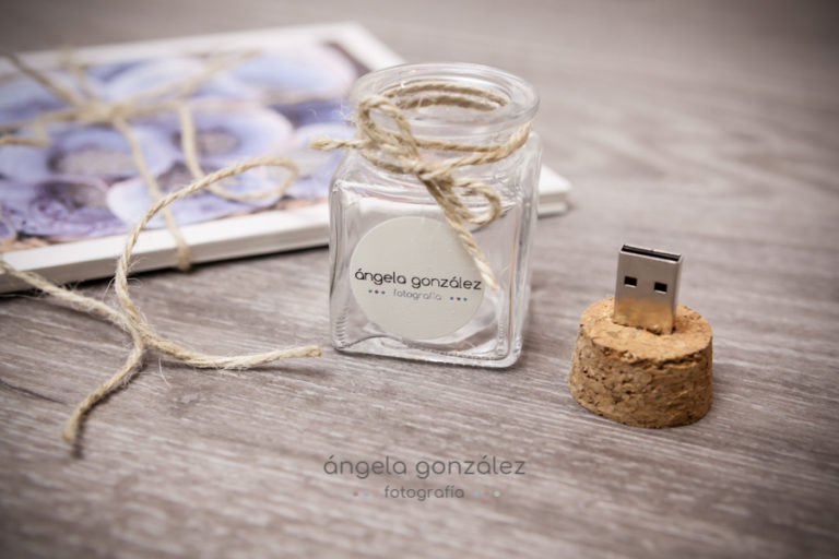 Álbum de boda y usb de Angela Gonzalez Fotografía. www.angeefotografía.com-1